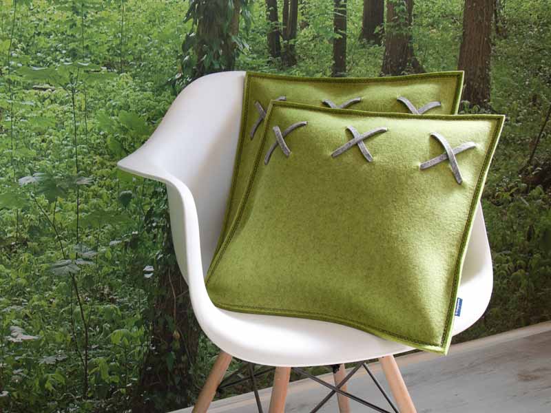 Designkissen Tuga-Dua in Kiwi mit Hellgrau meliert Design-Kissen "Tuga" - 100 % Wolle, Größe und Farben individualisierbar