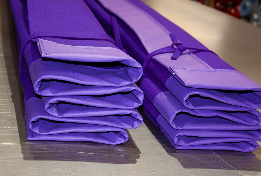 Filzvorhang aus 3mm Designfilz violett - lila Filzvorhang aus 3mm Designfilz violett - lila