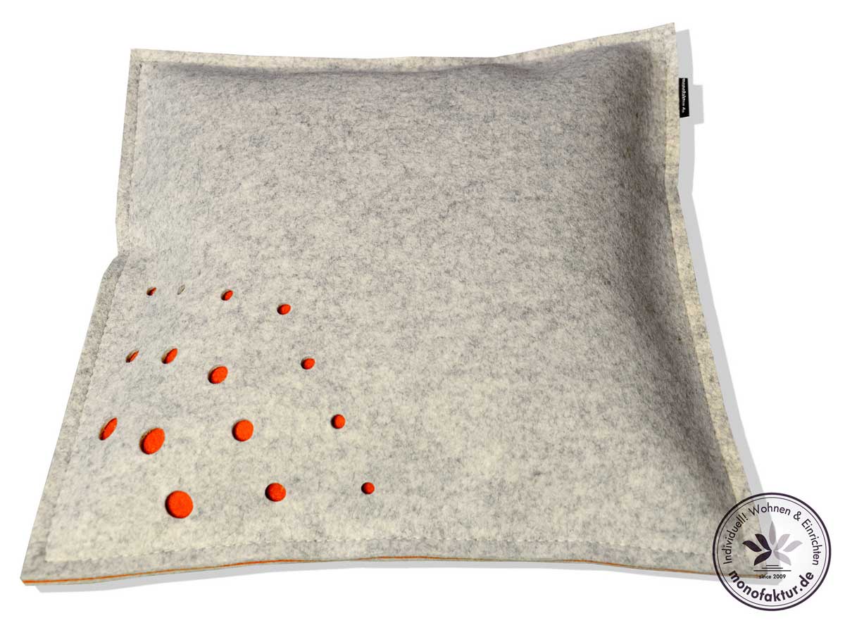 Filzkissen Dots - Wollweiß meliert mit Mango Filzkissen Dots - Wollweiß meliert mit Mango