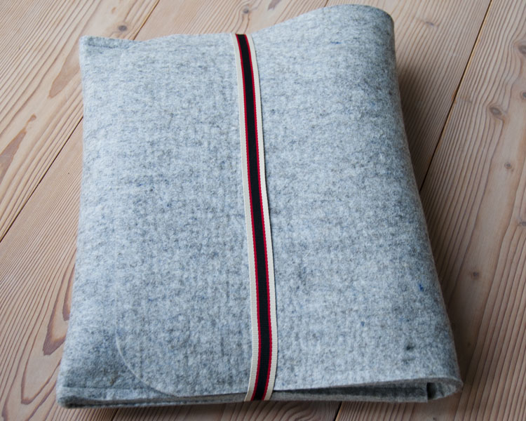 Laptoptasche /iPad-Hülle Sinus, 3mm Wollfilz Laptoptasche /iPad-Hülle Sinus, 3mm Wollfilz