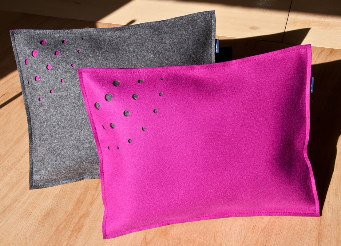 Filzkissen nach Maß mit Design DOT Filzkissen DOT in Dunkelgrau und Pink