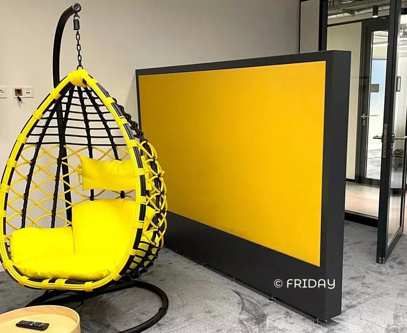 Filztapete auf Raumteiler