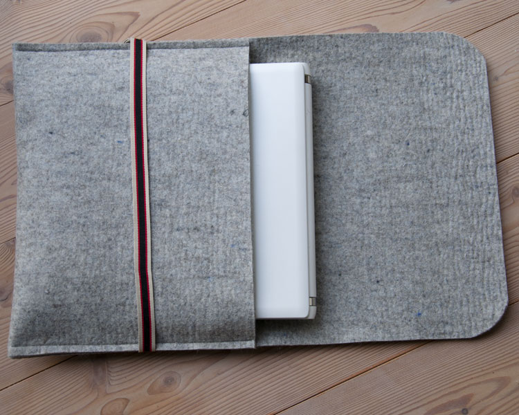 Laptoptasche /iPad-Hülle Sinus, 3mm Wollfilz Laptoptasche und iPad-Hüllen "Sinus" nach Maß - Handarbeit aus Wollfilz