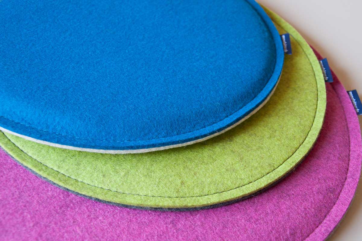 Filz: Sitzpolster Oval in Meerblau, Kiwi und Magnolie Filz: Sitzpolster Oval in Meerblau, Kiwi und Magnolie