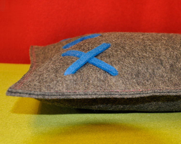 Designkissen Tuga - 100% Merinoschurwolle Design-Kissen "Tuga" - 100 % Wolle, Größe und Farben individualisierbar