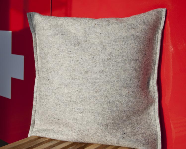 Kissenhülle aus Wollfilz Ungefärbter Wollfilz Naturgrau meliert 2 mm - im Zuschnitt
