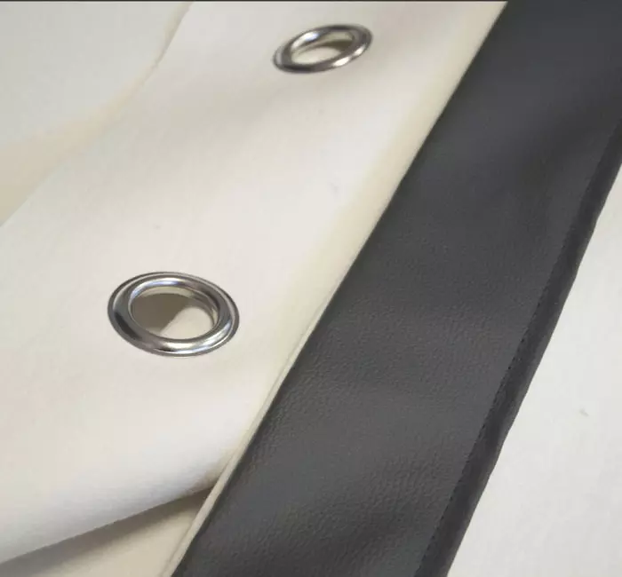 Filzvorhang aus ungefärbtem Wollfilz Naturweiß